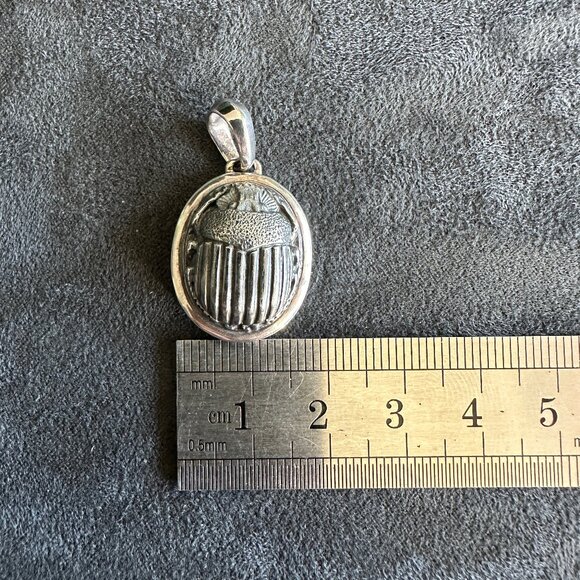 David Yurman Large Petrvs Scarab Pendant in Sterling Silver - RARE - Picture 14 of 15